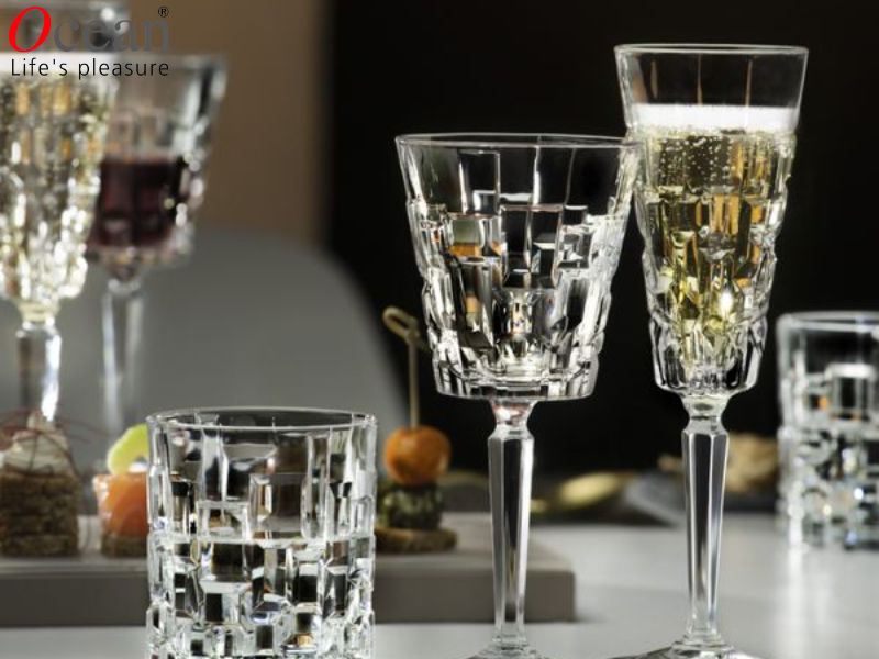 Câu hỏi thường gặp về các mẫu cốc thủy tinh đẹp Câu hỏi thường gặp về các mẫu cốc thủy tinh đẹp