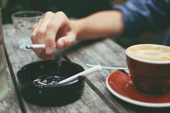 Top những ảnh ly cafe và điếu thuốc đẹp và đây· tâm trạng 26 ảnh ly cafe và điếu thuốc 6