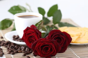 hình ảnh ly cafe và hoa hồng 23