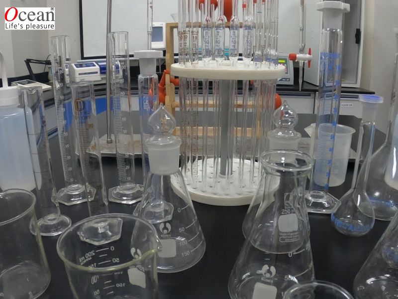 Cách đo thể tích chất lỏng bằng cốc thủy tinh Cách đo thể tích chất lỏng bằng cốc thủy tinh
