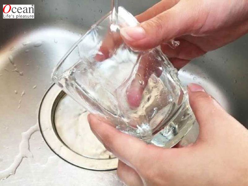 Cách sửa chữa ly thủy tinh bị nứt hoặc vỡ Cách sửa chữa ly thủy tinh bị nứt hoặc vỡ