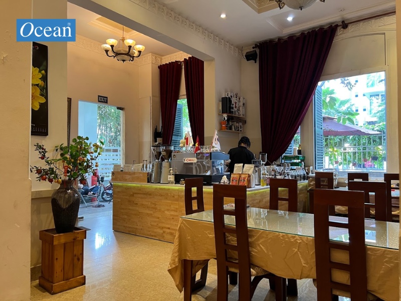 Golden Mountain Cafe Golden Mountain Cafe