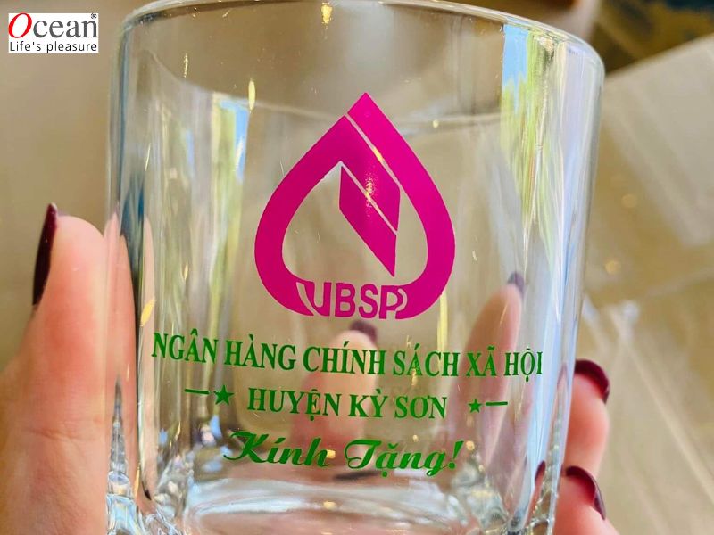 Nhận in ly thủy tinh số lượng ít theo yêu cầu, đáp ứng mọi thiết kế Nhận in ly thủy tinh số lượng ít theo yêu cầu, đáp ứng mọi thiết kế