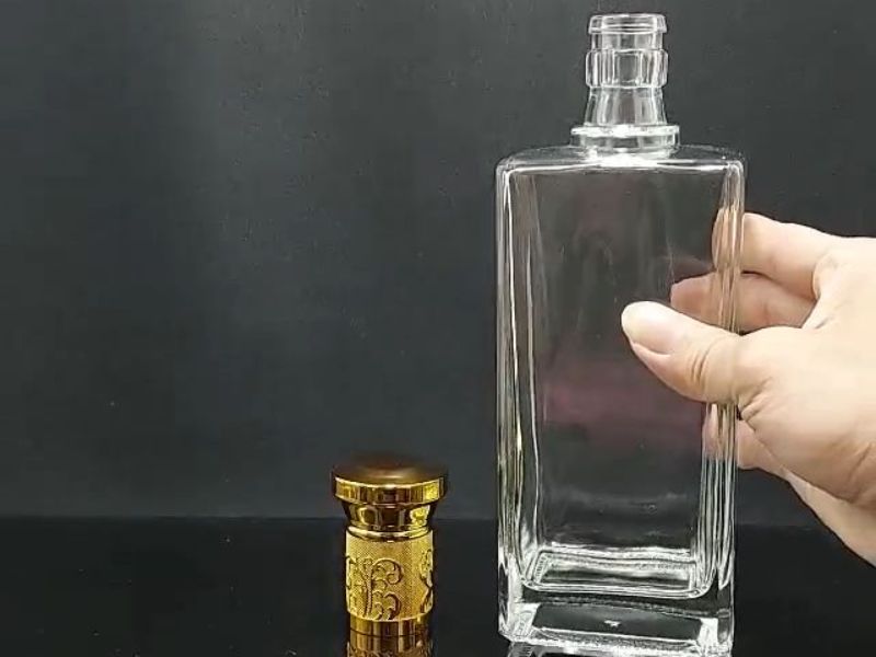 Các loại chai thủy tinh đựng rượu giá rẻ phổ biến Các loại chai thủy tinh đựng rượu giá rẻ phổ biến