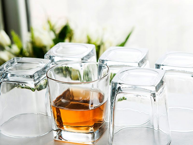 Cách bảo quản và làm sạch bộ cốc thủy tinh 6 chiếc Cách bảo quản và làm sạch bộ cốc thủy tinh 6 chiếc