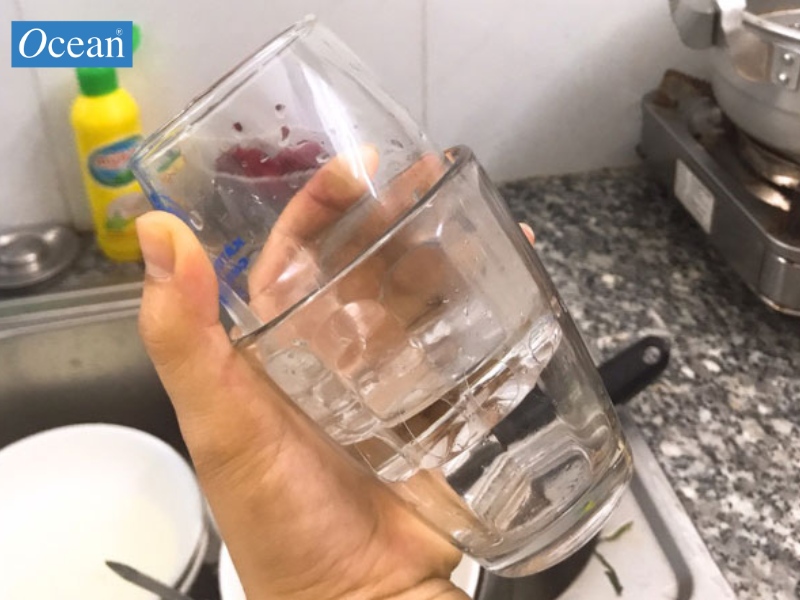 Phương pháp gỡ cốc thủy tinh bị dính chặt Phương pháp gỡ cốc thủy tinh bị dính chặt
