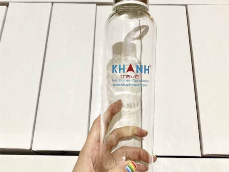 So sánh giá chai thủy tinh Xu hướng in chai thủy tinh hiện nay