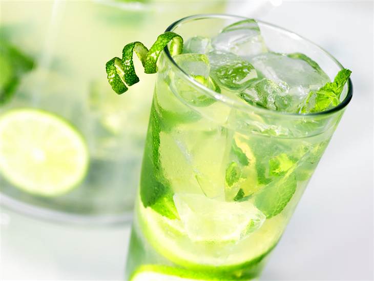 Nguyên liệu cần chuẩn bị Cocktail mojito bạc hà chanh tươi Nguyên liệu cần chuẩn bị Cocktail mojito bạc hà chanh tươi