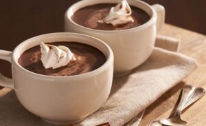 Tại sao nên thử Cacao nóng với kem tươi